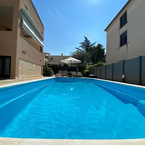 https://borik-hills.hotelinzadar.com